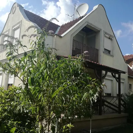 Casa vacanze Rokszin Apartman