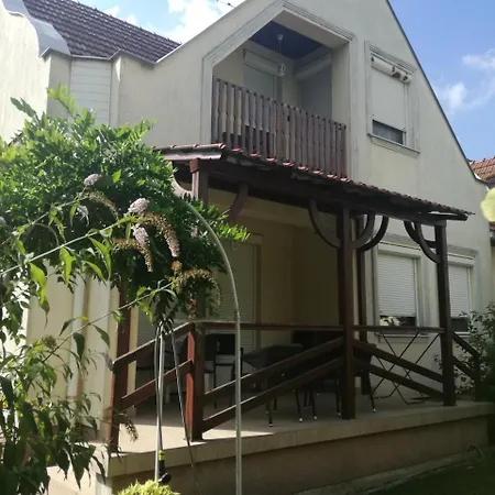 Rokszin Apartman Casa vacanze Gyula
