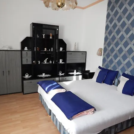 Rokszin Apartman * Gyula